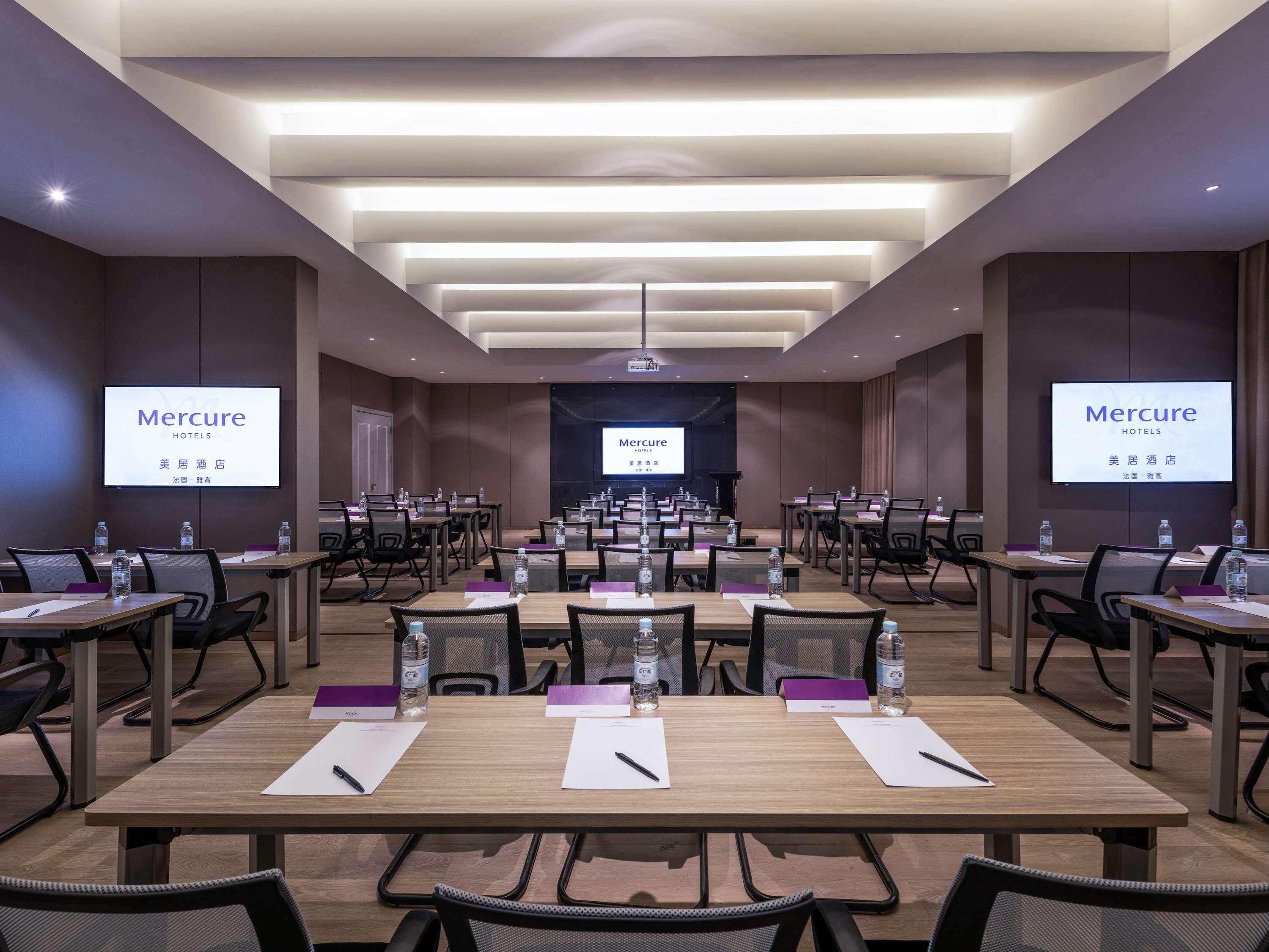 Mercure Shanghai Jiuting Exterior photo